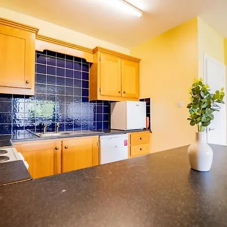 Apartment 54 - Large Three Bed With Parking *