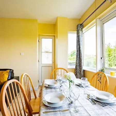 54 - Large Three Bed With Parking * Galway